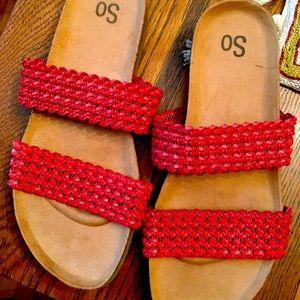 SO slide on sandal, sz 7/8 super soft suede like soles. 1” platform. Red.